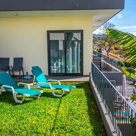 Domingos * Arco da Calheta